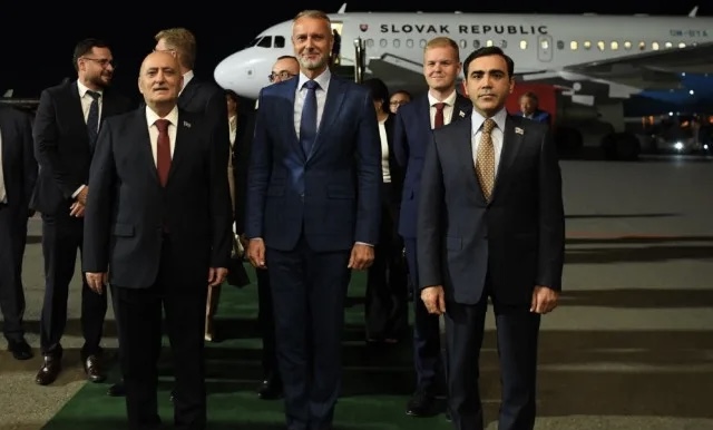 Rixard Raşi Azərbaycana gəldi