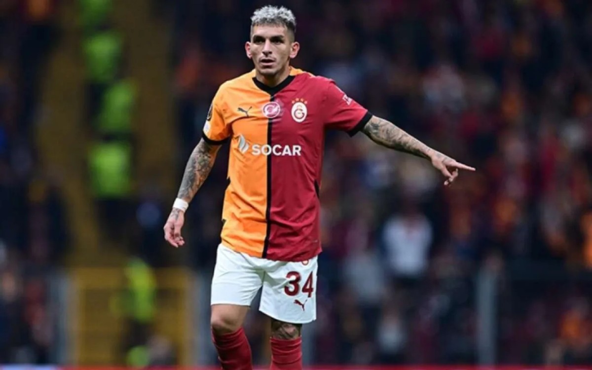  “Qalatasaray”ın futbolçusuna hücum edildi