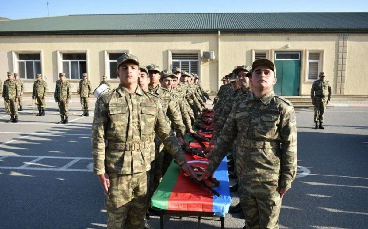 Orta təhsilli şəxslər 1 il əsgər gedə bilər  - AÇIQLAMA