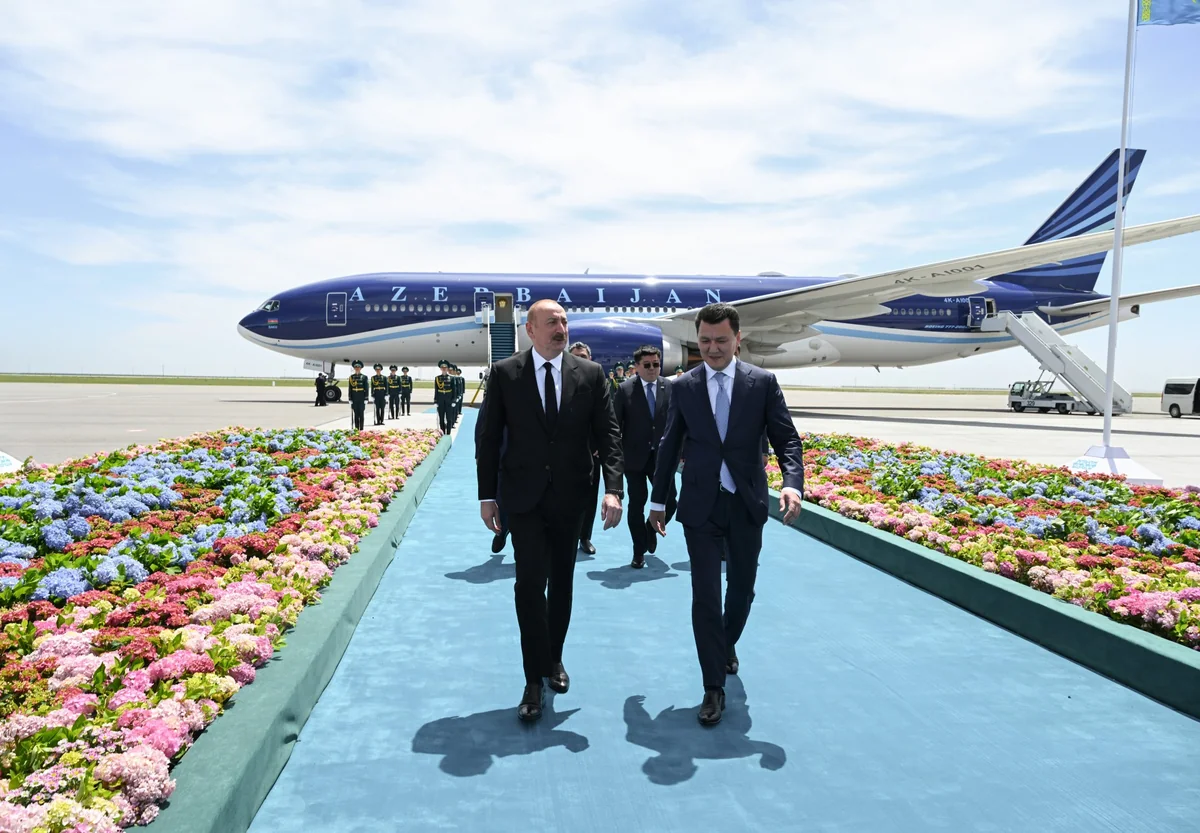 Prezident Qazaxıstana getdi - FOTOLAR