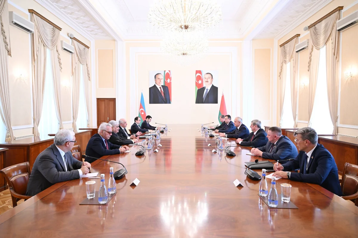 Əli Əsədov Belarus Milli Assambleyası Nümayəndələr Palatasının sədri ilə görüşüb