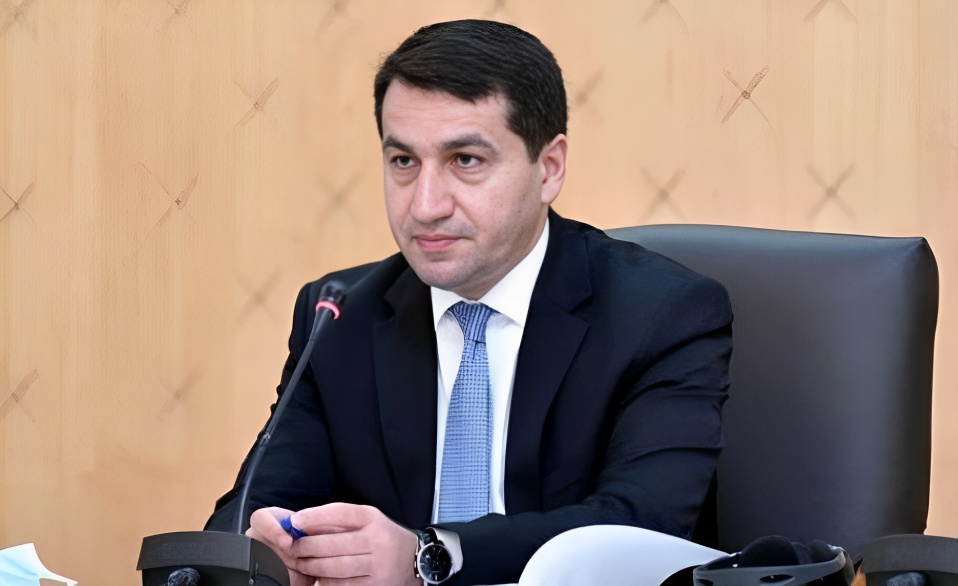 Hikmət Hacıyev jurnalistlərə təşəkkür etdi