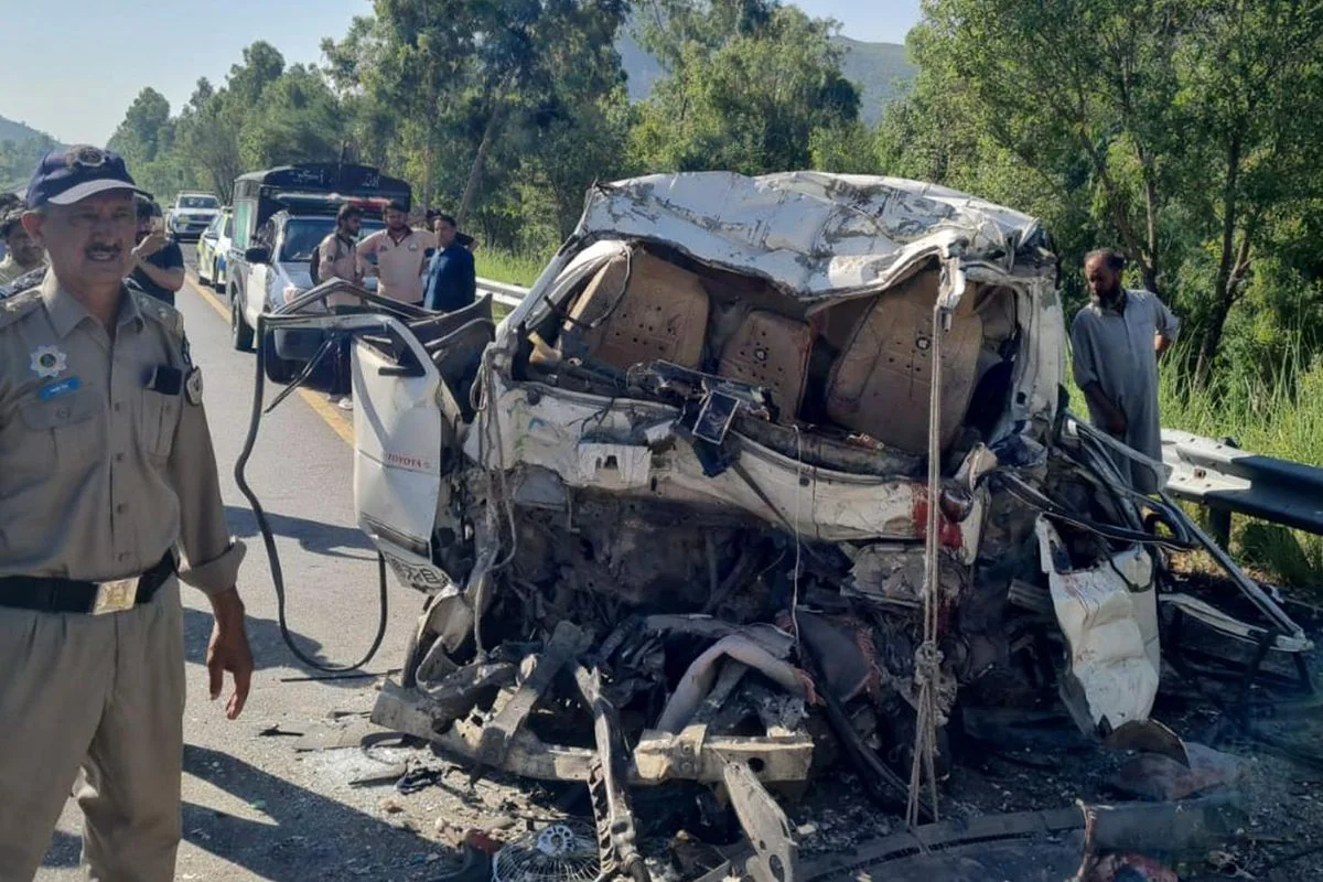Pakistanda dəhşətli QƏZA: Azı 17 nəfər öldü