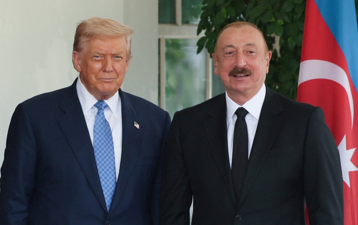 Tramp İlham Əliyevə təbrik ünvanladı