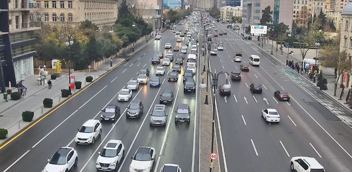 Bakının 20 yolunda tıxac var - SİYAHI