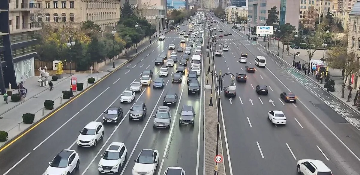Bakının 20 yolunda tıxac var - SİYAHI