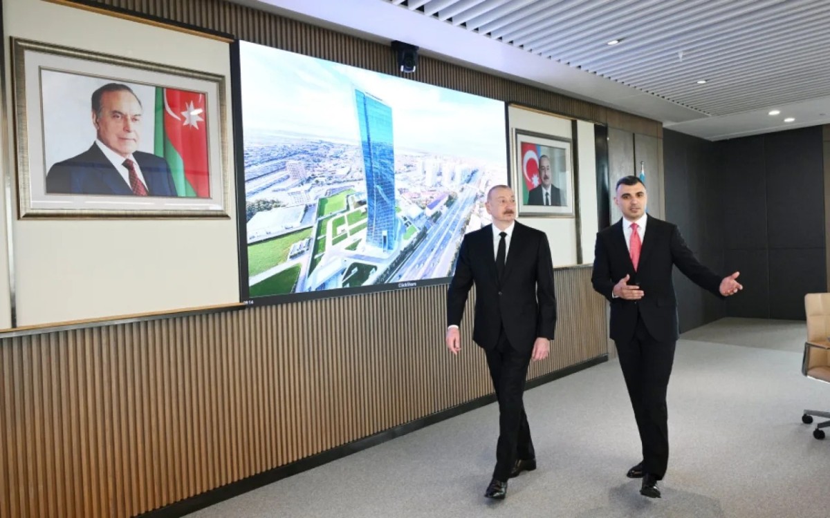 İlham Əliyev Mərkəzi Bankın yeni binasının açılışını etdi - FOTOLAR