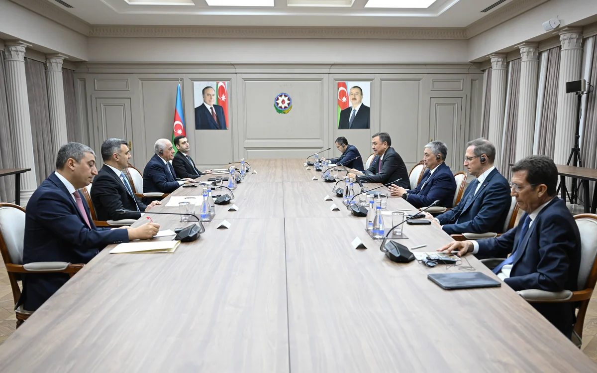 Əli Əsədov görüş keçirdi - FOTO