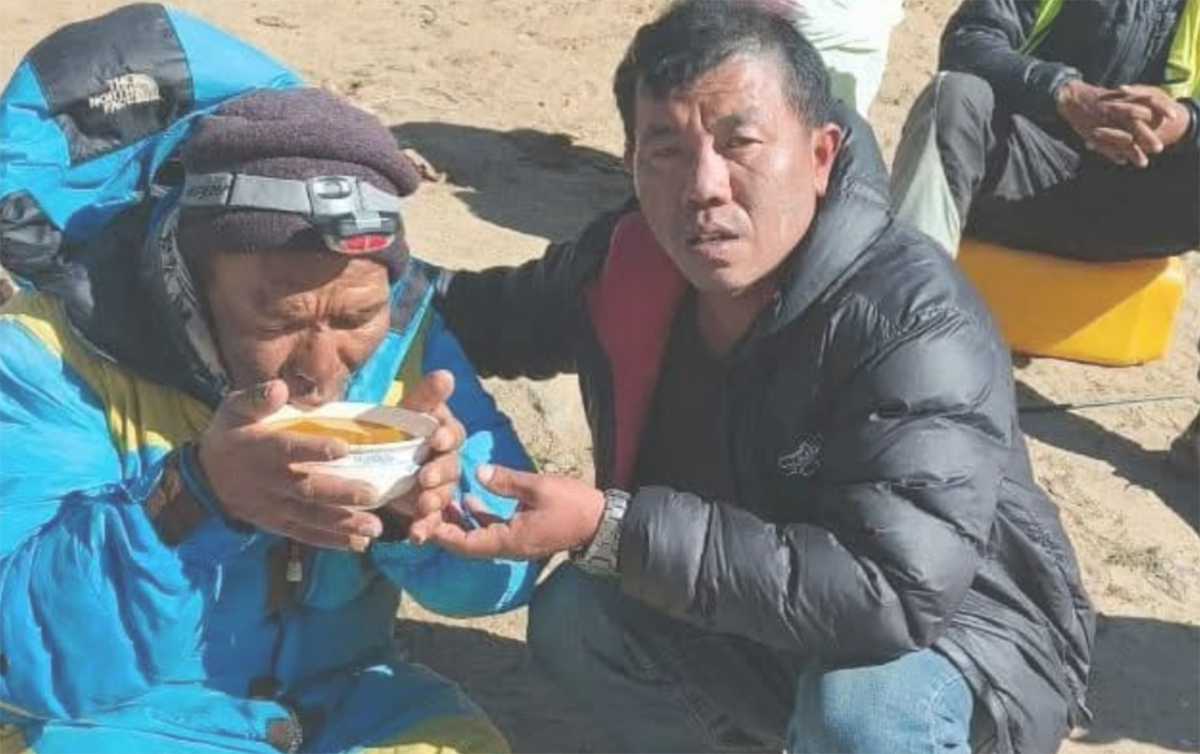 6 gün Everestdə ac-susuz qaldı - Təsadüfən tapdılar