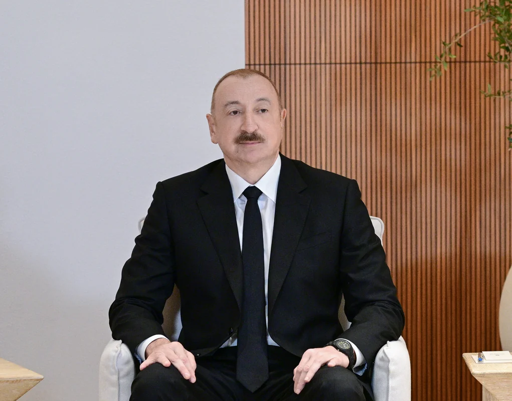İlham Əliyev bir qrup şəxsi təltif etdi - SİYAHI