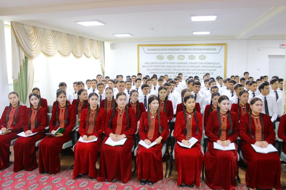 Aşqabadda Əcəmi Naxçıvaninin 900 illiyi qeyd olundu - FOTOLAR