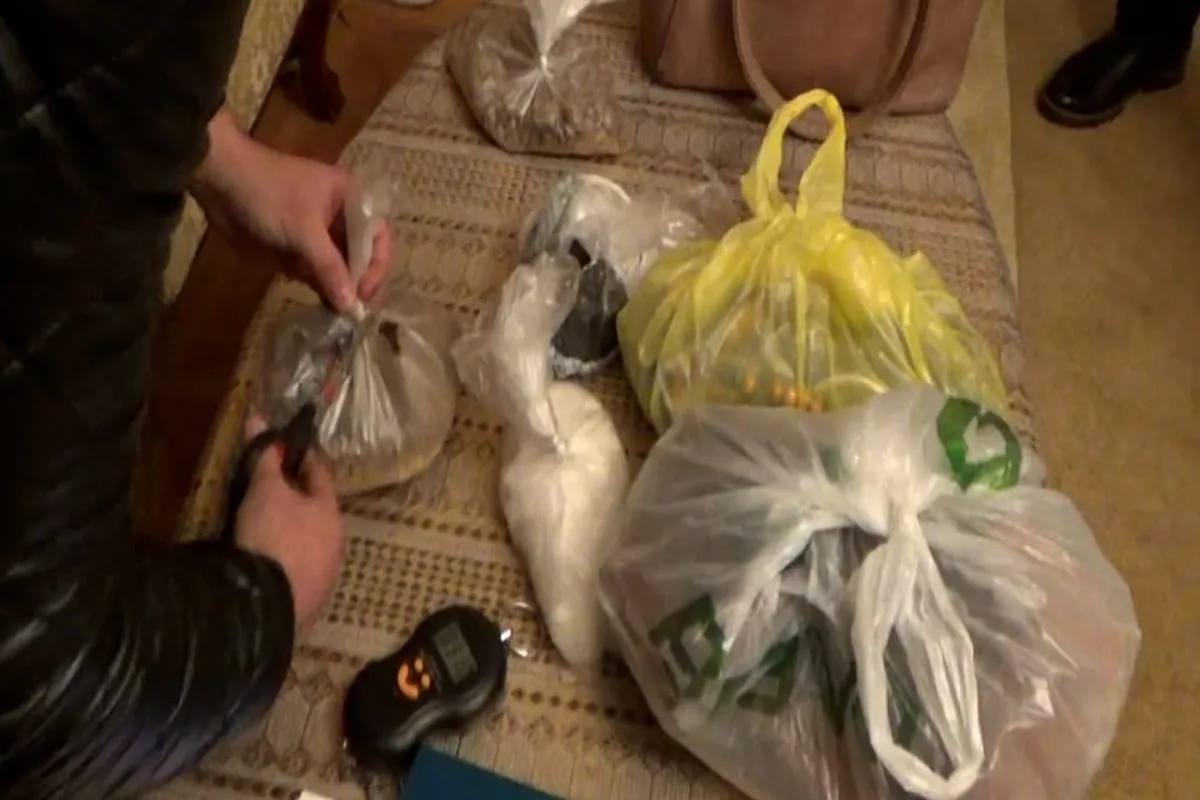 Narkokuryerdə 9 kilo narkotik tapıldı