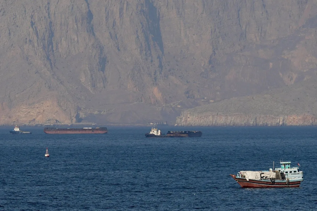 İran neftini daşıyan tankerlər Hörmüz boğazını keçib