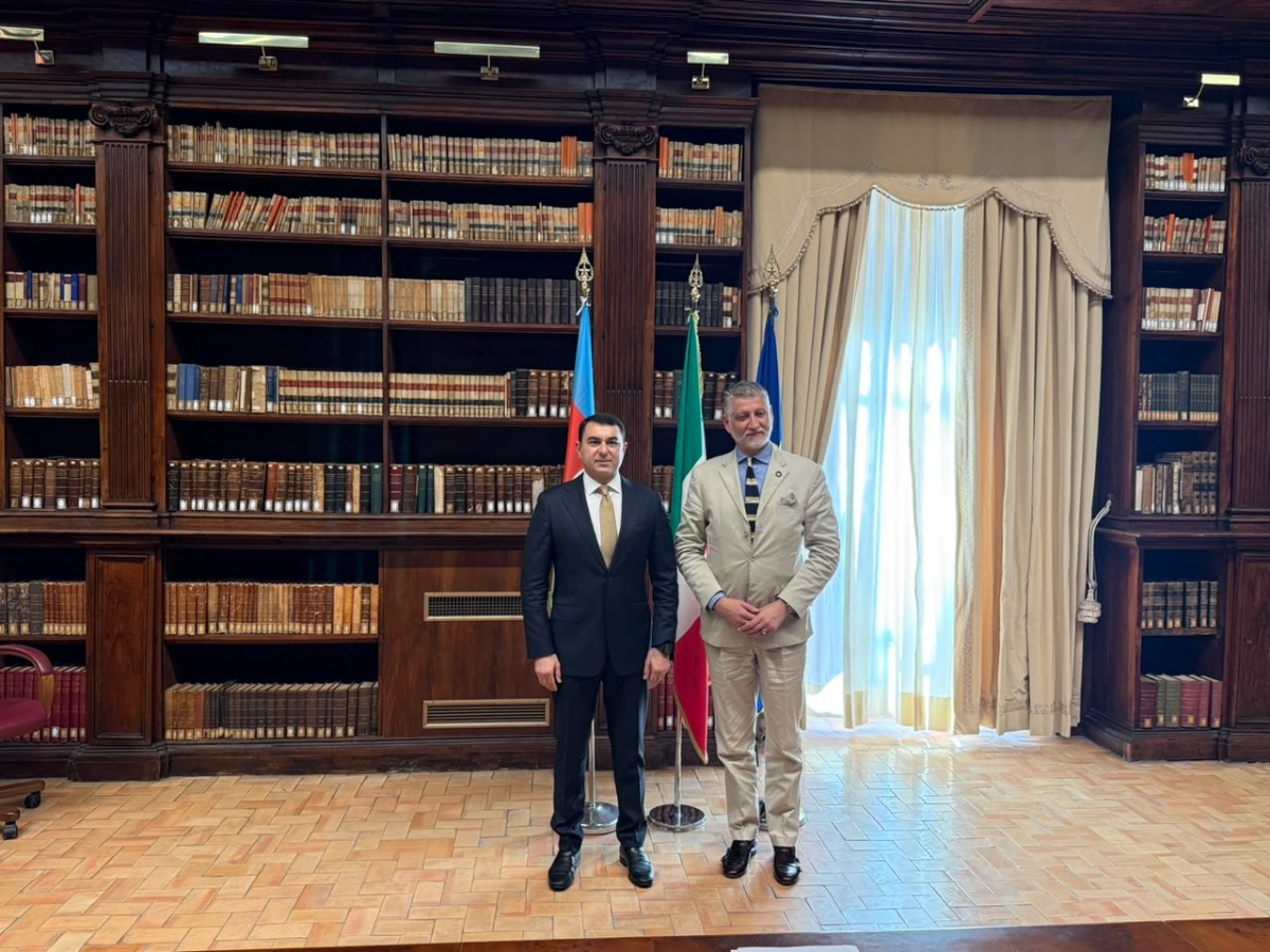 Adil Kərimli italiyalı həmkarı ilə görüşdü