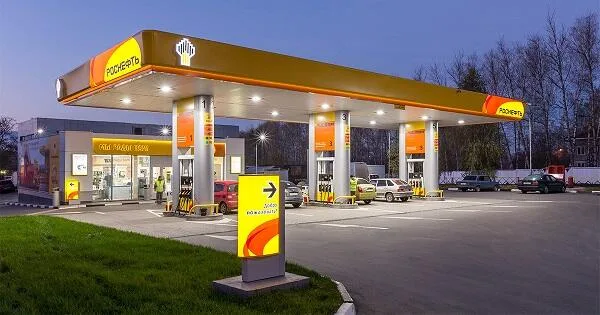 Krımda əhaliyə talonla da benzin satışı dayandırıldı