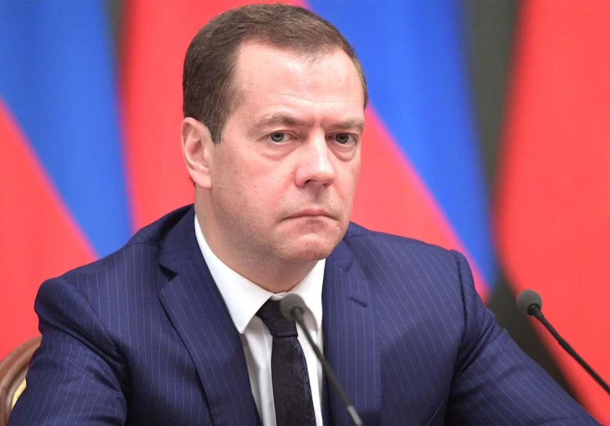 Medvedev "Vahid Rusiya"nın seçki siyahısına salınmadı