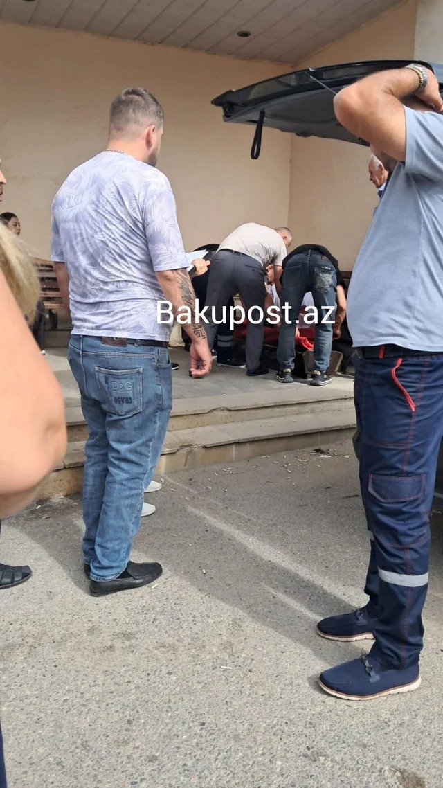 Bakıda avtobus dayanacağında bədbəxt hadisə - FOTOLAR