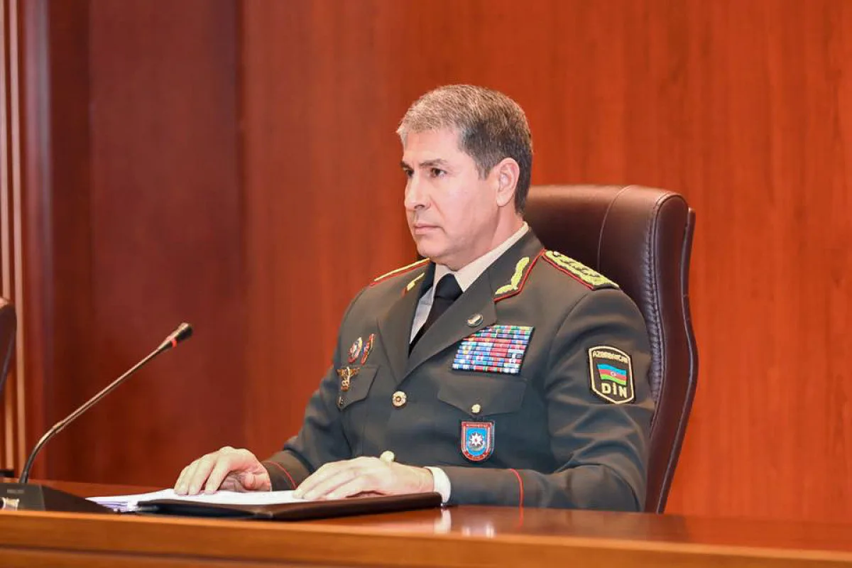 Vilayət Eyvazov polisləri TƏBRİK ETDİ