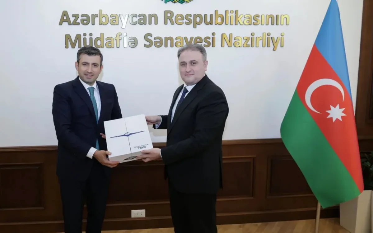 Nazir Səlcuq Bayraktarla hərbi-texniki əməkdaşlığı müzakirə etdi