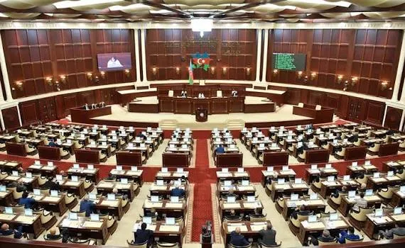 Parlamentin növbədənkənar sessiyasının son iclası başladı
