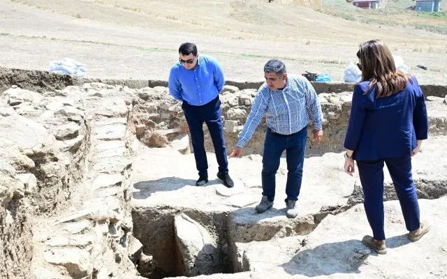 Mədəniyyət naziri Yardımlıda aparılan arxeoloji tədqiqat işləri ilə tanış olub - FOTOLAR