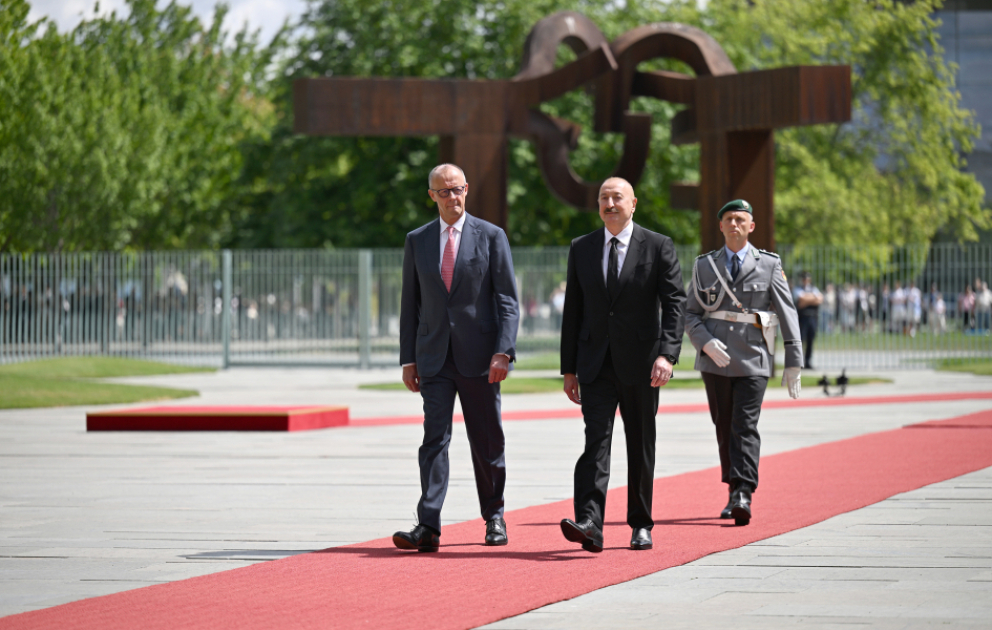 Prezidentin Berlinə rəsmi səfəri dünya mediasının diqqətində