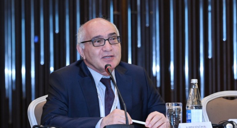 Məşhur professorun adından dələduzluq - Pul tələb edirlər