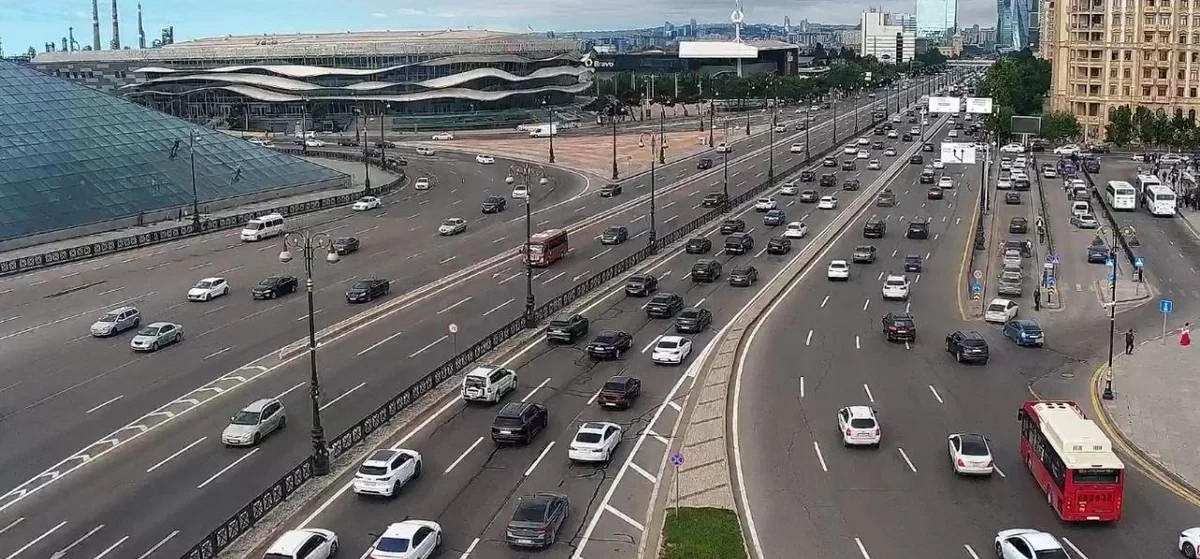 Bu yollarda tıxac var - SİYAHI
