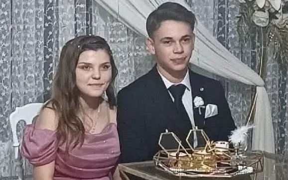 Bu nişanlı cütlüyü 189 ölkədə axtarırlar