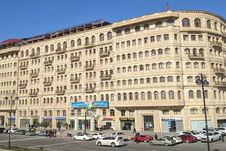 Amayın qarşısında kişinin başına daş düşdü