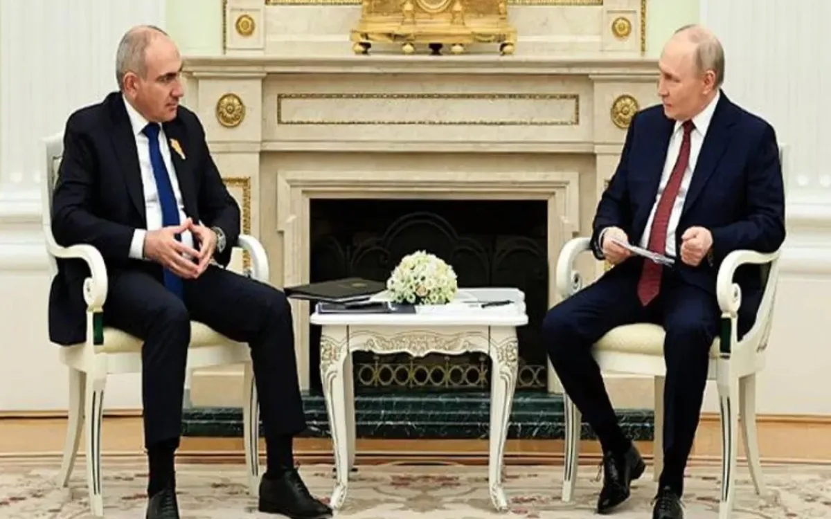 Paşinyan Putinlə müzakirə apardı