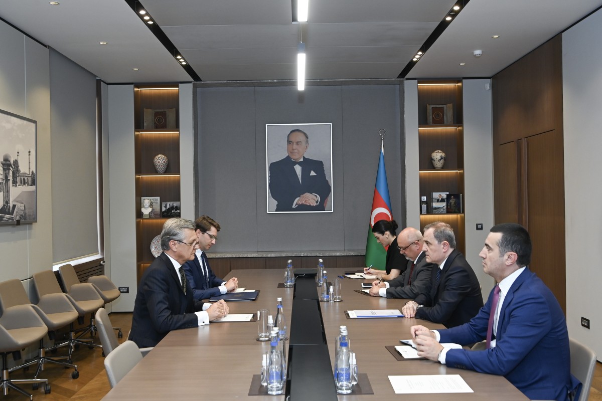 Baş diplomat Almaniya səfirini qəbul etdi