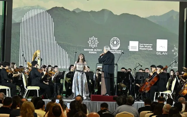 XV Qəbələ Beynəlxalq Musiqi Festivalının açılışı oldu - FOTOLAR