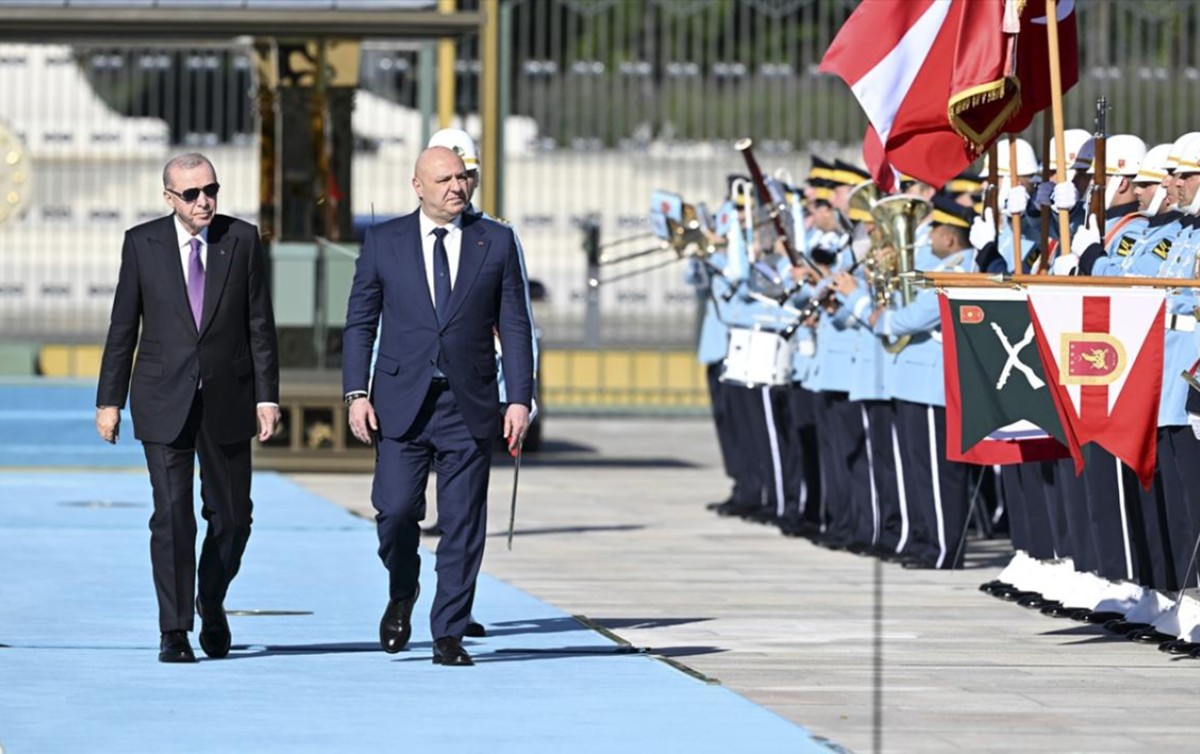 Livan Prezidenti Türkiyədə rəsmi səfərdədir