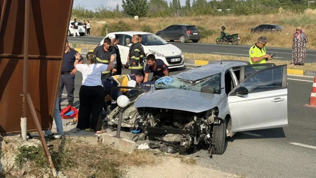 Türkiyədə baş verən yol qəzasında iki nəfər ölüb