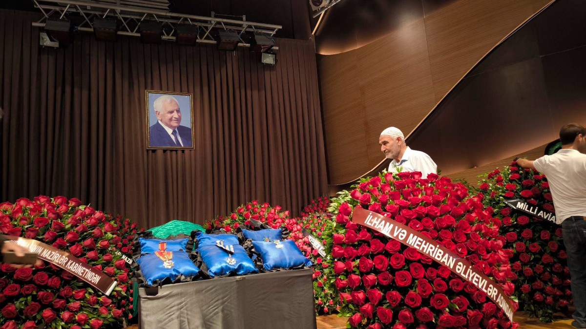 Xalq şairinin adını daşıyan nəvəsi NƏRİMAN HƏSƏNZADƏ - FOTO
