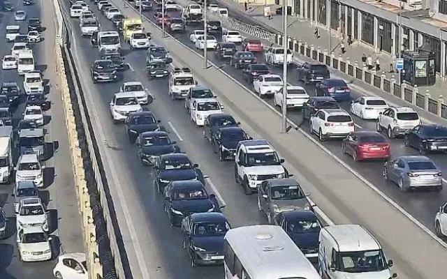 Bu yollarda tıxac var - SİYAHI