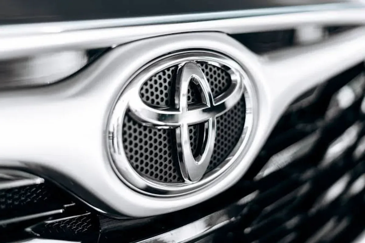Toyota yarım milyondan çox avtomobili geri çağırır