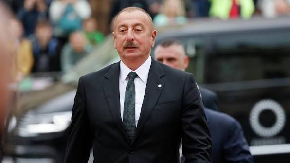 İlham Əliyev Naxçıvan şəhərində sosial evlər kompleksinin təməlini qoyub