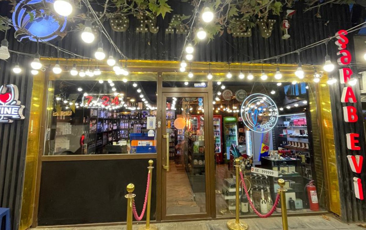 Bakıdakı bu mağazada saxta içki satılırmış - FOTOLAR