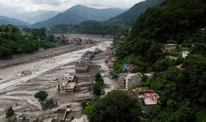 Nepalda yenə buzlaqlar çökə bilər