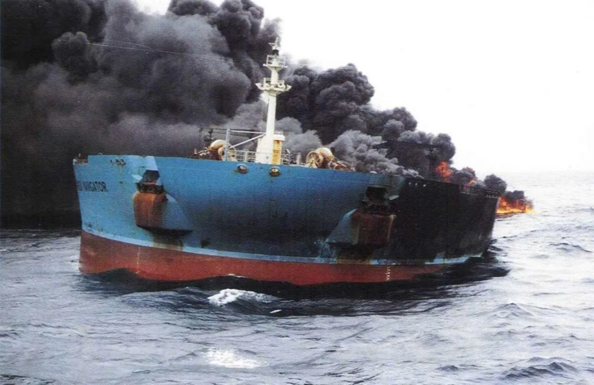Hörmüzdə supertanker minaya düşdü