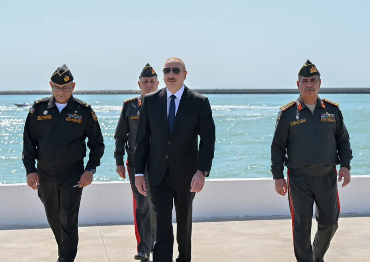Prezident İlham Əliyev və xanımı Hərbi Dəniz Qüvvələrində olublar - FOTOLAR