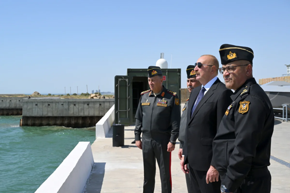 Prezident İlham Əliyev və xanımı Hərbi Dəniz Qüvvələrində olublar - FOTOLAR