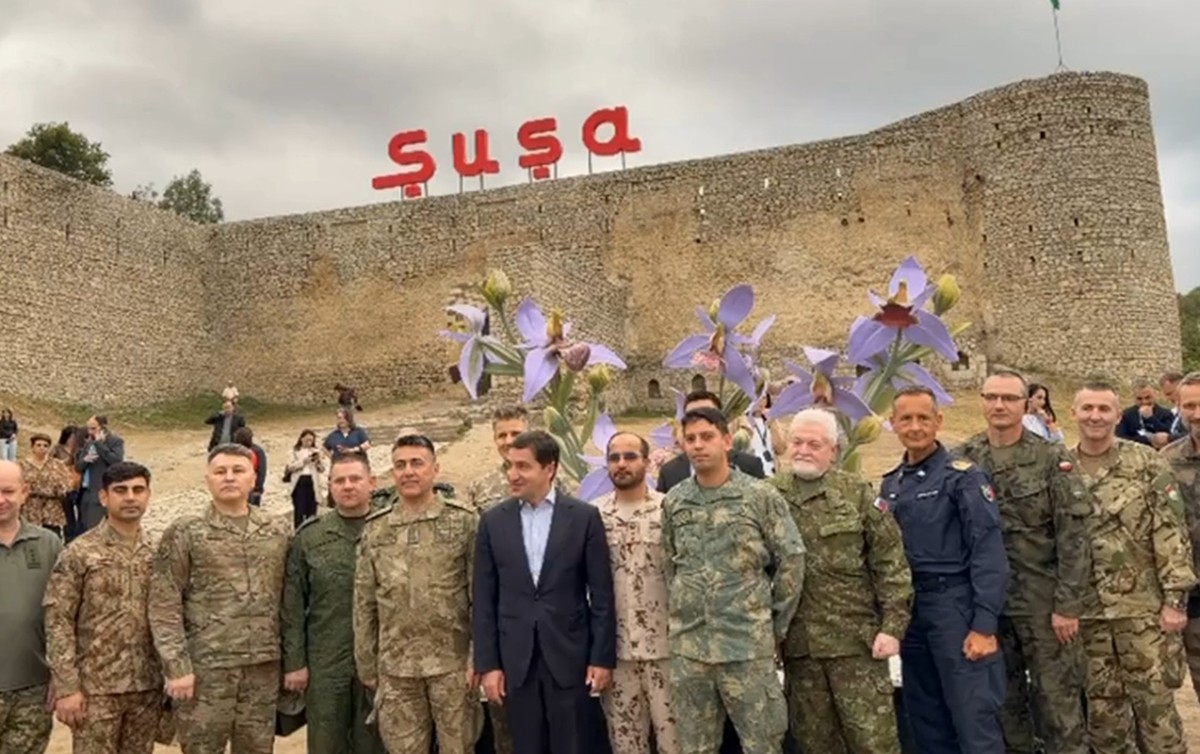 Xarici diplomatlar Şuşa qala divarlarında - VİDEO