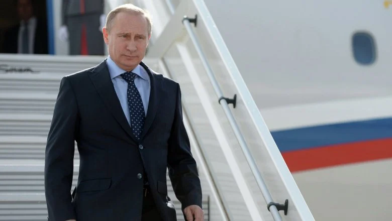 Putinin stüardessa ilə görüntüləri GÜNDƏM OLDU