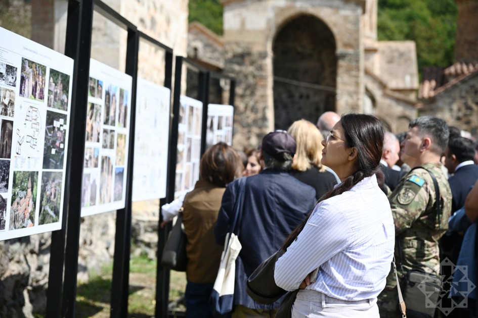 Diplomatlar Kəlbəcərdə Xudavəng monastır kompleksini ziyarət etdilər - FOTOLAR