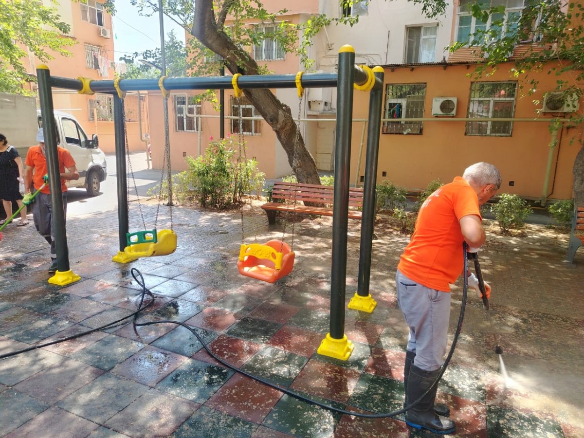 Bakıda təmizlik və abadlıq işləri həyata keçirildi - FOTOLAR