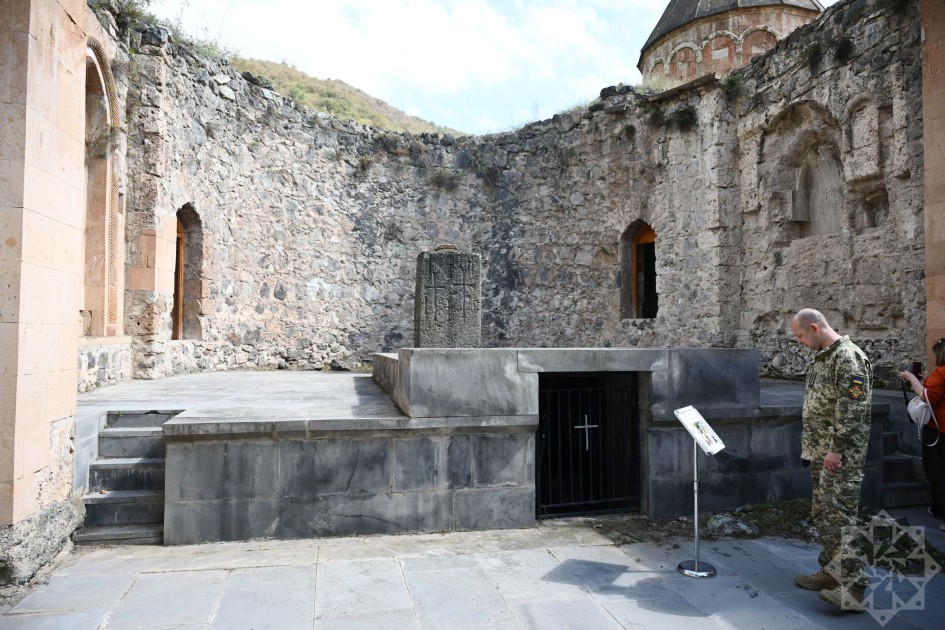 Diplomatlar Kəlbəcərdə Xudavəng monastır kompleksini ziyarət etdilər - FOTOLAR