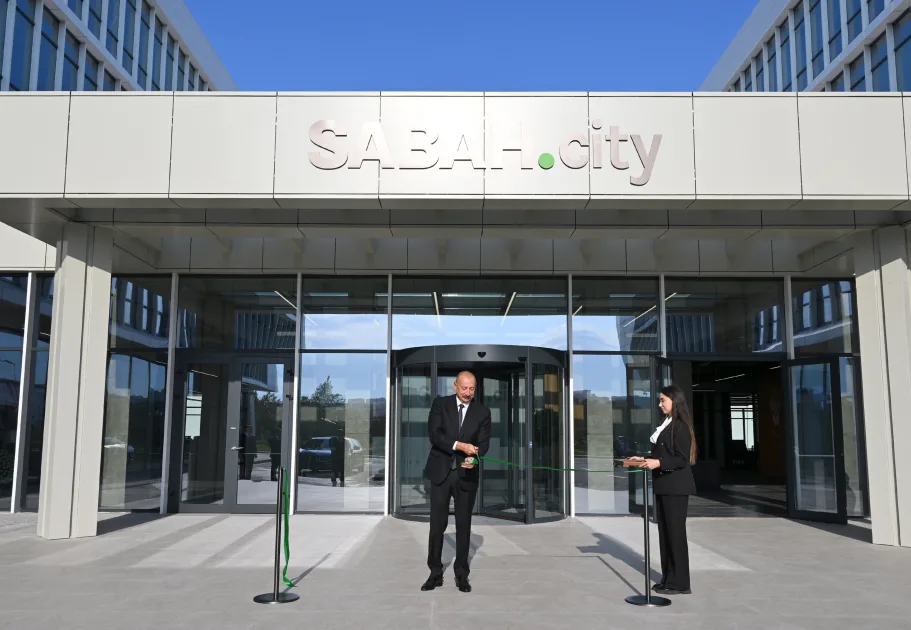 Ильхам Алиев принял участие в открытии «SABAH.city»